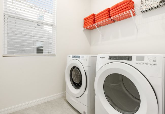 Villa en Kissimmee - Gorgeous Villa Solara Resort 6Bed/5Bath/Pool/Jacuzzi/18 Min From Disney Villa en Kissimmee - Gorgeous Villa Solara Resort 6Bed/5Bath/Pool/Jacuzzi/18 Min From Disney