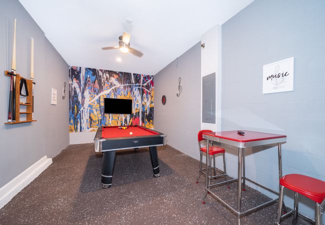 Villa en Kissimmee - Awesome Villa 5Beds/5Bath/Pool/Jacuzzi/5Min From Disney Villa en Kissimmee - Awesome Villa 5Beds/5Bath/Pool/Jacuzzi/5Min From Disney