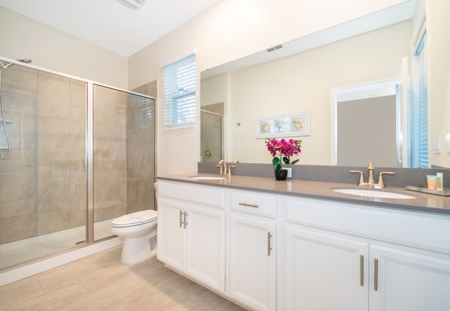 Villa en Kissimmee - Awesome Villa 5Beds/5Bath/Pool/Jacuzzi/5Min From Disney Villa en Kissimmee - Awesome Villa 5Beds/5Bath/Pool/Jacuzzi/5Min From Disney