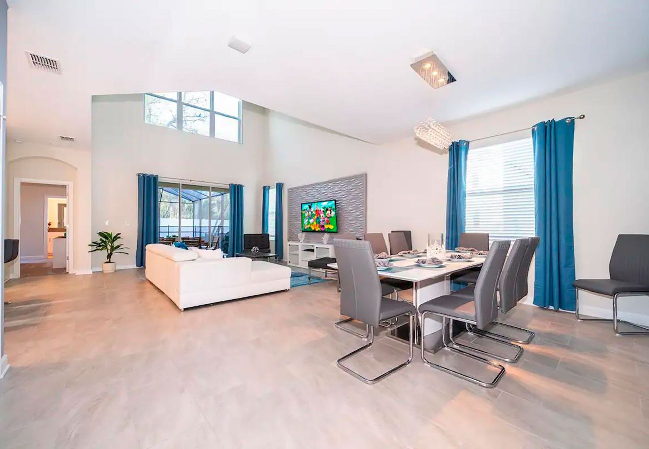 Villa en Kissimmee - Awesome Villa 5Beds/5Bath/Pool/Jacuzzi/5Min From Disney