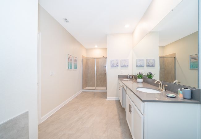 Villa en Kissimmee - Fabulous Villa 5Beds/5Bath/Pool/Jacuzzi/5Min From Disney Villa en Kissimmee - Fabulous Villa 5Beds/5Bath/Pool/Jacuzzi/5Min From Disney