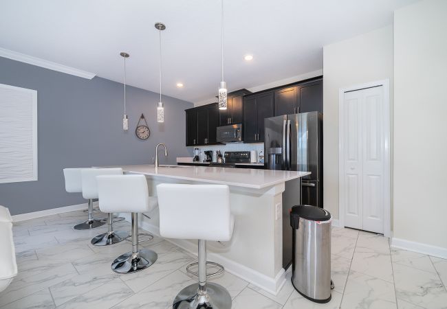 Casa adosada en Davenport - Delightful Townhouse 4Beds/3Bath/Pool/18Min From Disney Casa adosada en Davenport - Delightful Townhouse 4Beds/3Bath/Pool/18Min From Disney