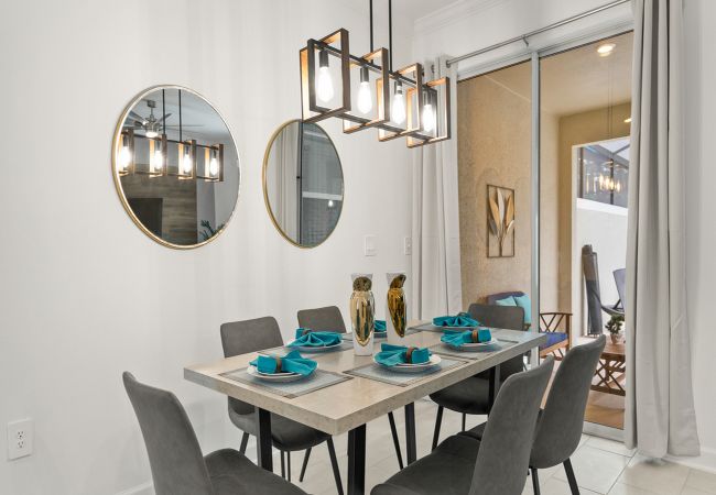 Casa adosada en Kissimmee - Awesome Townhouse 4Bed/3Bath/Pool/5Min Disney Casa adosada en Kissimmee - Awesome Townhouse 4Bed/3Bath/Pool/5Min Disney