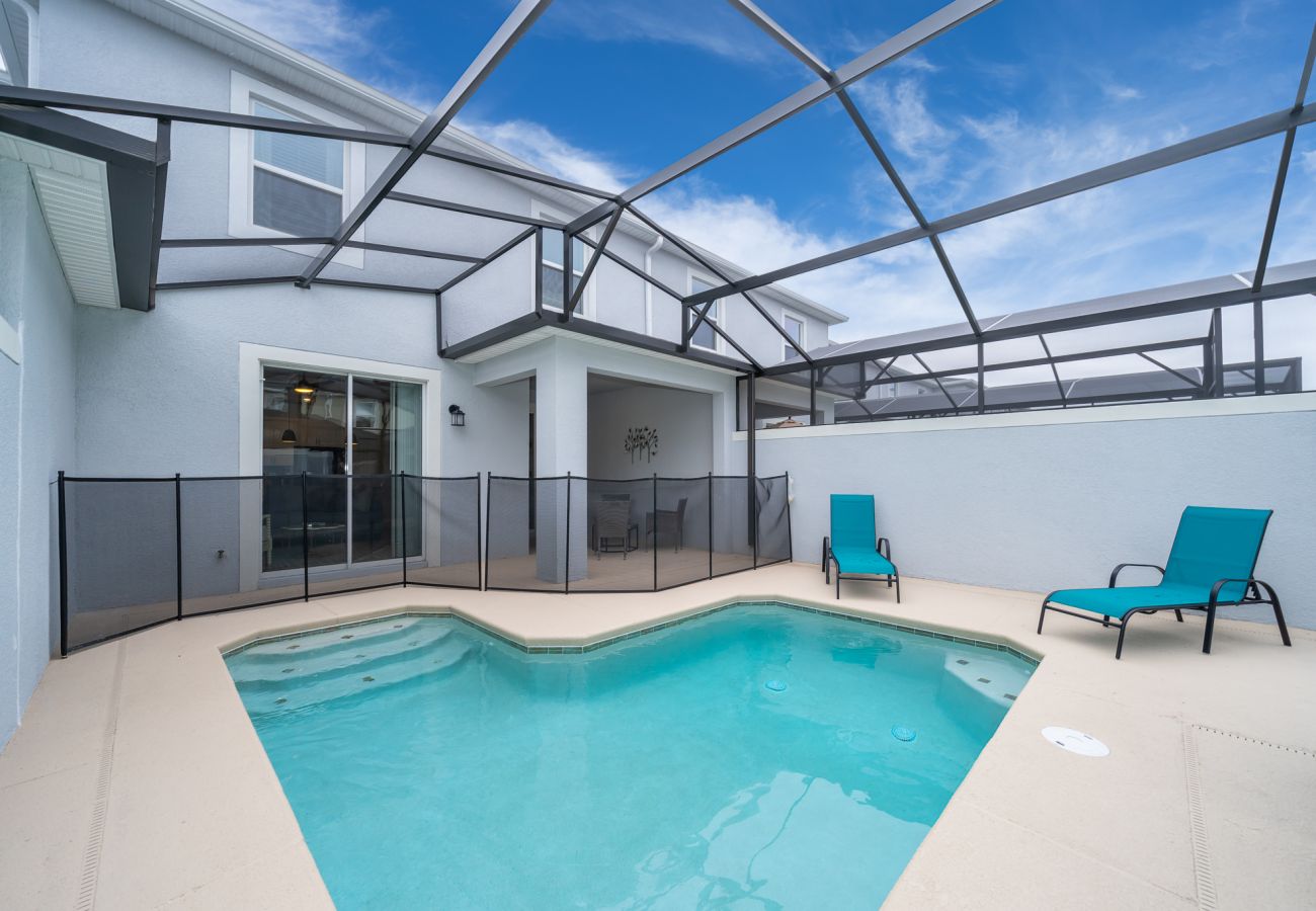 Casa adosada en Kissimmee - Homey Townhouse 4Bed/3Bath/Pool/5Min Disney