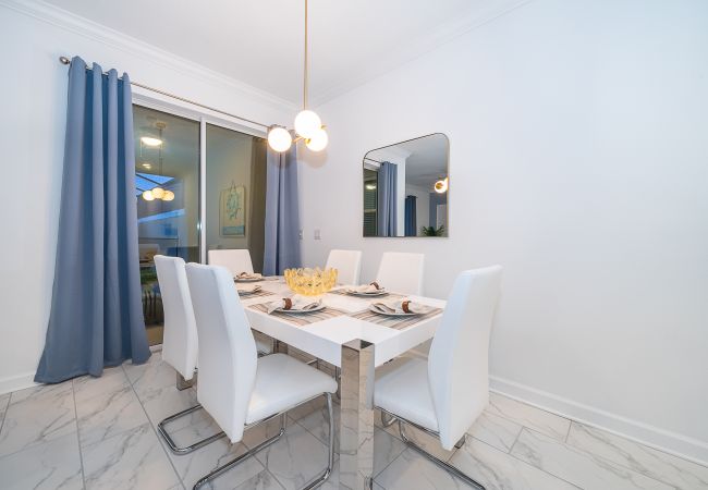 Casa adosada en Kissimmee - Decorous Townhouse 4Bed/3Baths/Pool/5Min Disney Casa adosada en Kissimmee - Decorous Townhouse 4Bed/3Baths/Pool/5Min Disney