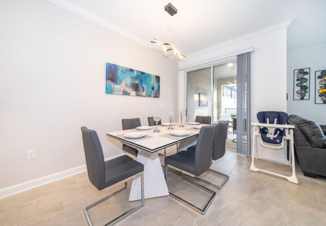 Casa adosada en Kissimmee - Amazing Townhouse 4Bed/3Bath/Pool/5Min Disney Casa adosada en Kissimmee - Amazing Townhouse 4Bed/3Bath/Pool/5Min Disney