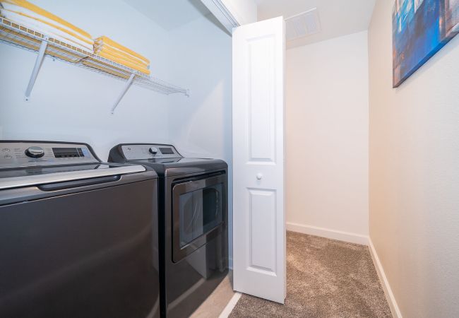 Casa adosada en Kissimmee - Amazing Townhouse 4Bed/3Bath/Pool/5Min Disney Casa adosada en Kissimmee - Amazing Townhouse 4Bed/3Bath/Pool/5Min Disney