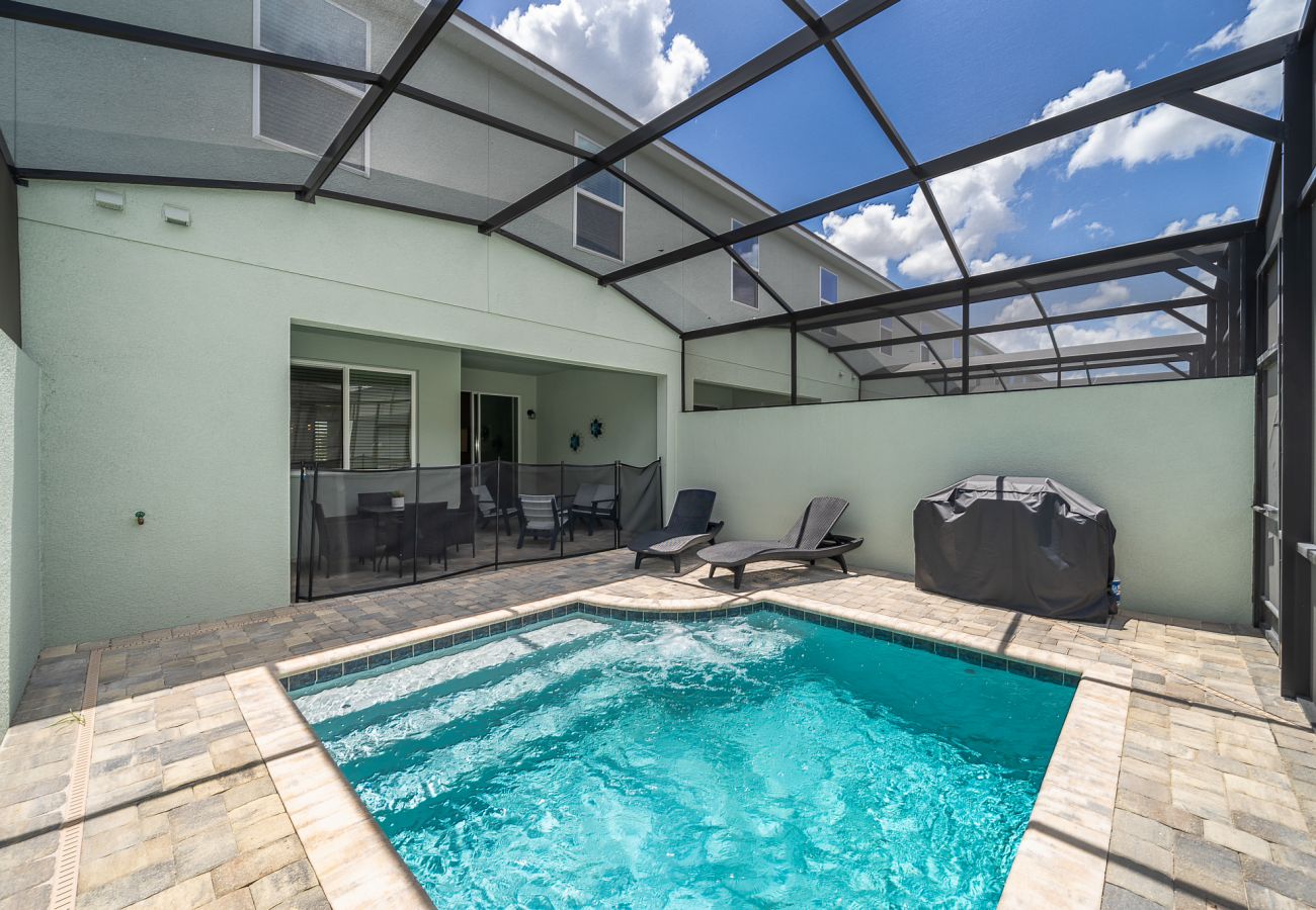 Casa adosada en Kissimmee - Sweet Townhouse 4Beds/3Baths/Pool/18Min Disney