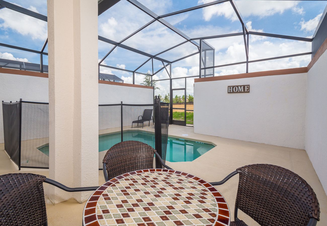 Casa adosada en Davenport - Charming Townhouse 5Beds/4Baths/Pool/18 Min Disney