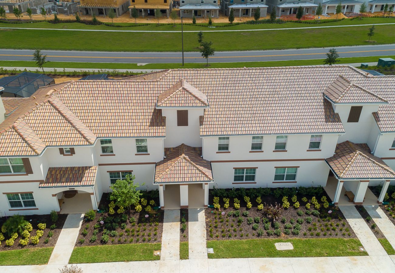 Casa adosada en Davenport - Charming Townhouse 5Beds/4Baths/Pool/18 Min Disney