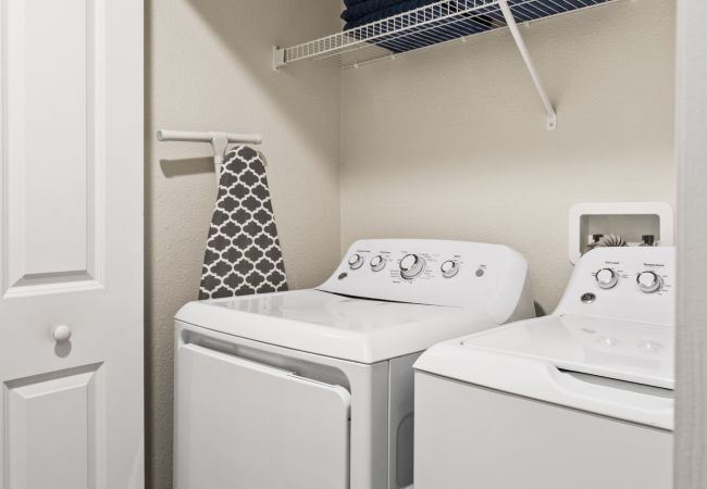 Casa adosada en Kissimmee - Beautiful Townhouse 4Bed/3Bath/Pool/5Min Disney Casa adosada en Kissimmee - Beautiful Townhouse 4Bed/3Bath/Pool/5Min Disney