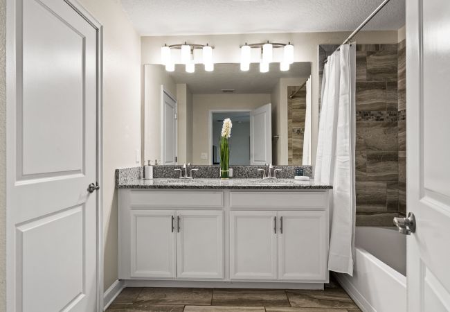 Casa adosada en Kissimmee - Beautiful Townhouse 4Bed/3Bath/Pool/5Min Disney Casa adosada en Kissimmee - Beautiful Townhouse 4Bed/3Bath/Pool/5Min Disney