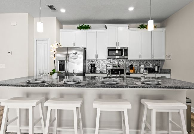 Casa adosada en Kissimmee - Beautiful Townhouse 4Bed/3Bath/Pool/5Min Disney Casa adosada en Kissimmee - Beautiful Townhouse 4Bed/3Bath/Pool/5Min Disney