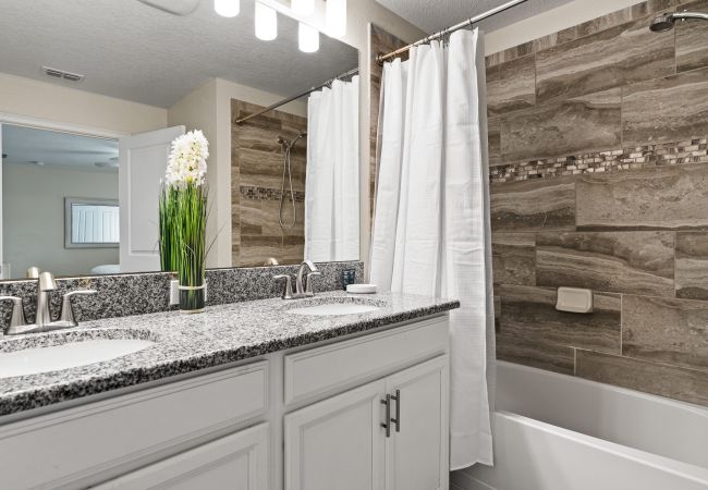 Casa adosada en Kissimmee - Beautiful Townhouse 4Bed/3Bath/Pool/5Min Disney Casa adosada en Kissimmee - Beautiful Townhouse 4Bed/3Bath/Pool/5Min Disney