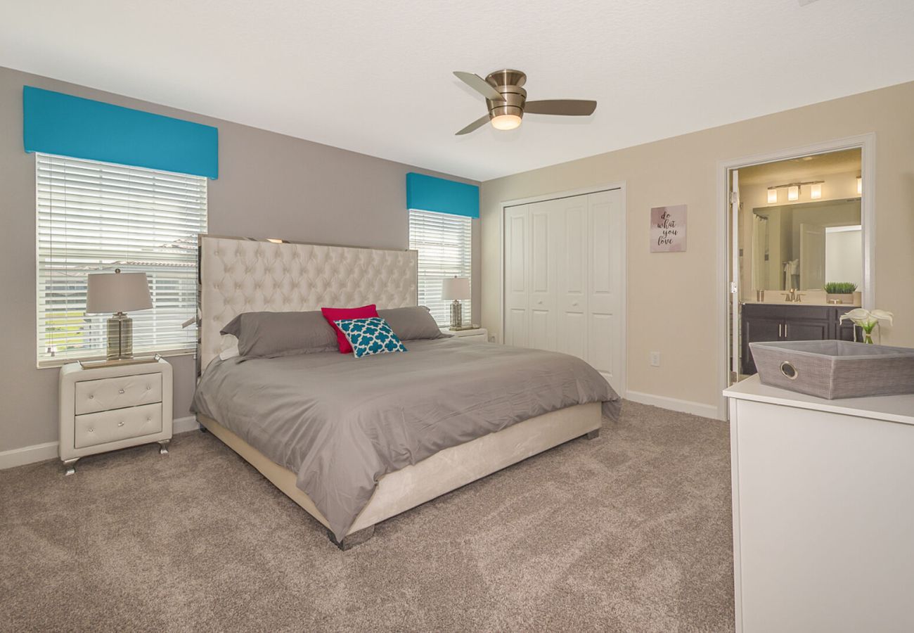 Casa adosada en Kissimmee - Elegant Townhouse 5Beds/4Baths/Pool/18 Min Disney