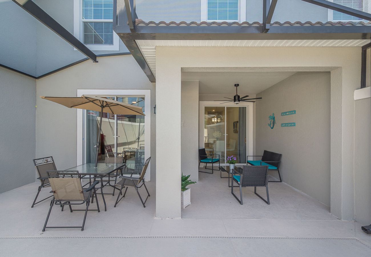 Casa adosada en Kissimmee - Elegant Townhouse 5Beds/4Baths/Pool/18 Min Disney