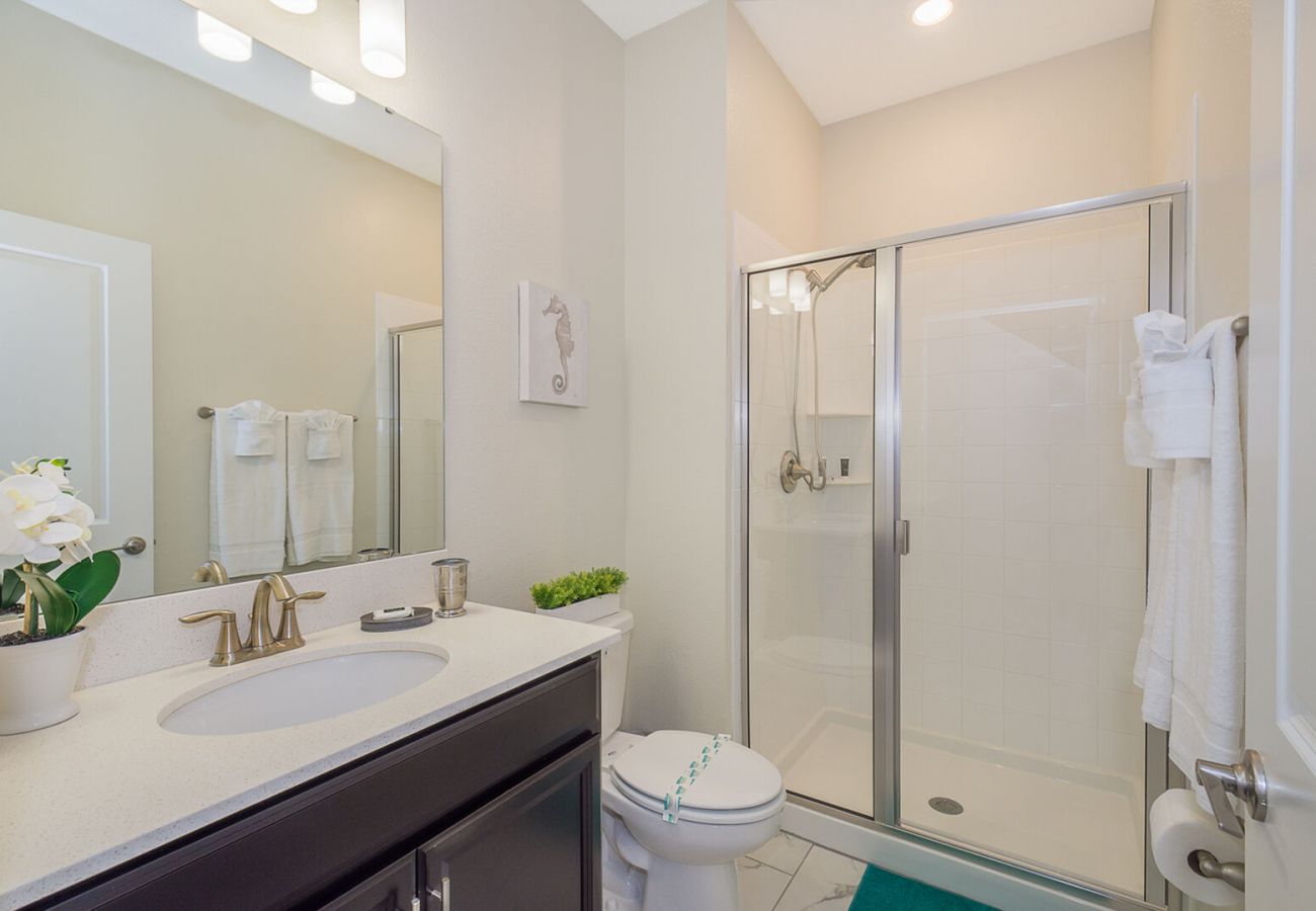 Casa adosada en Kissimmee - Elegant Townhouse 5Beds/4Baths/Pool/18 Min Disney
