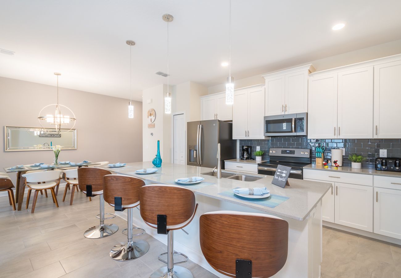 Casa adosada en Kissimmee - Glamorous Townhouse 4Bed/3Bath/Pool/5Min Disney