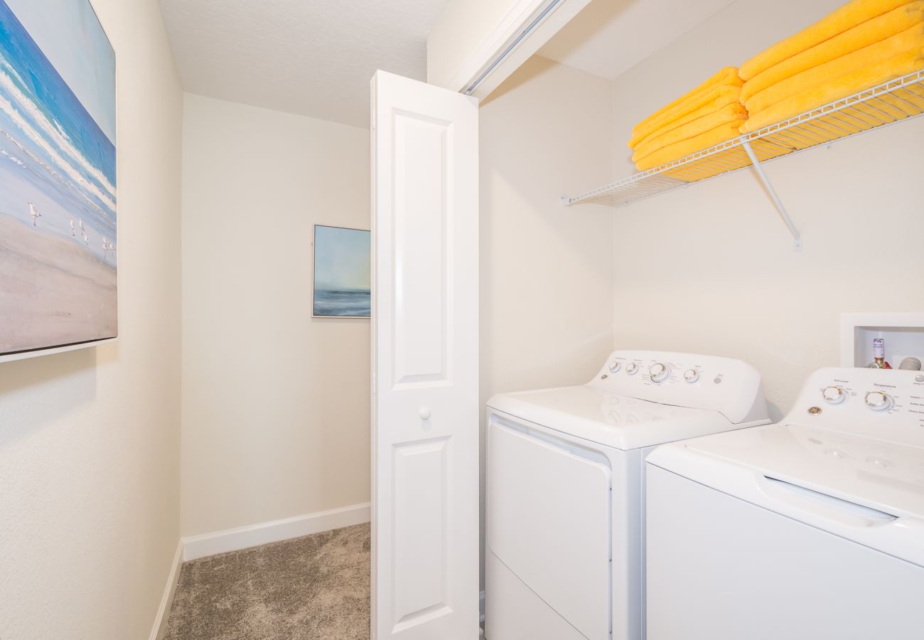 Casa adosada en Kissimmee - Glamorous Townhouse 4Bed/3Bath/Pool/5Min Disney