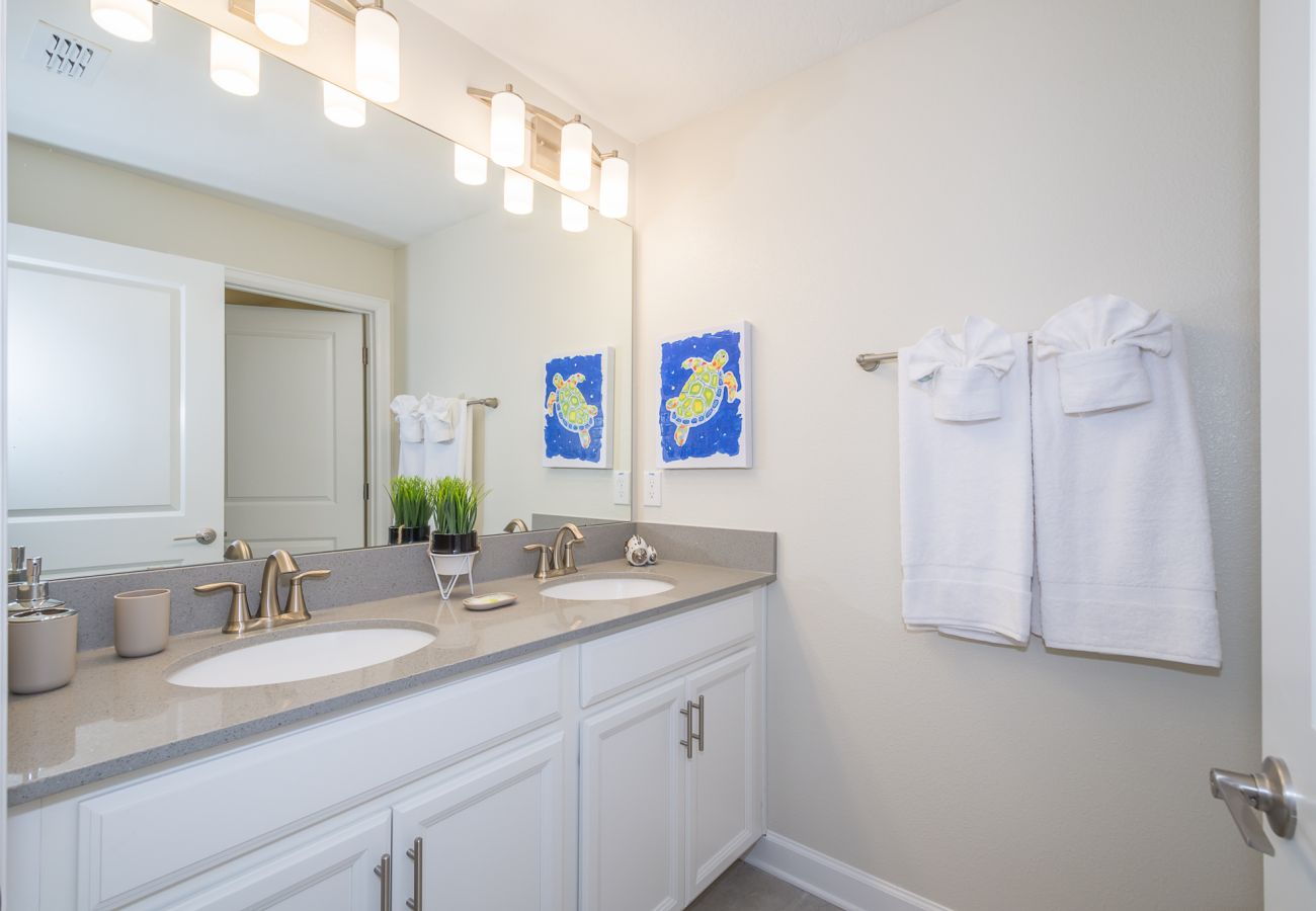 Casa adosada en Kissimmee - Glamorous Townhouse 4Bed/3Bath/Pool/5Min Disney