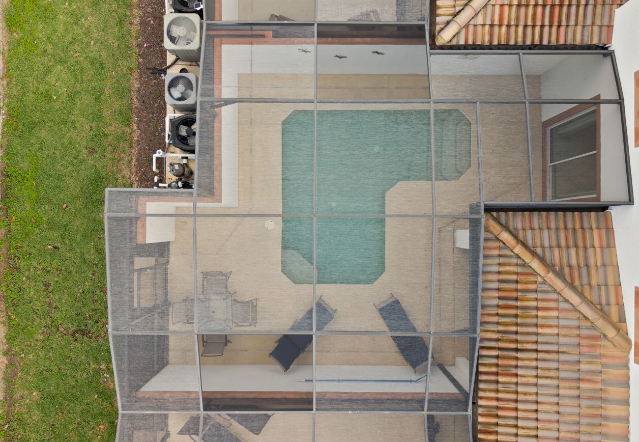 Casa adosada en Florida - Sweet Townhouse  4Beds/3Bath/Pool/Jacuzzi/18Min From Disney