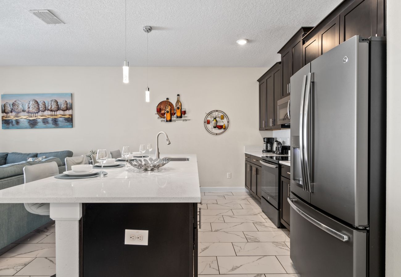 Casa adosada en Florida - Sweet Townhouse  4Beds/3Bath/Pool/Jacuzzi/18Min From Disney