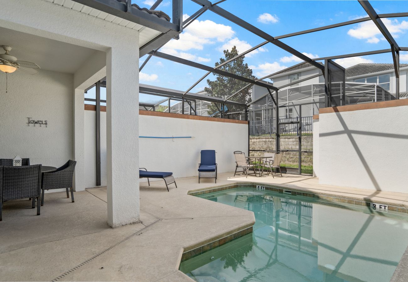 Casa adosada en Florida - Sweet Townhouse  4Beds/3Bath/Pool/Jacuzzi/18Min From Disney