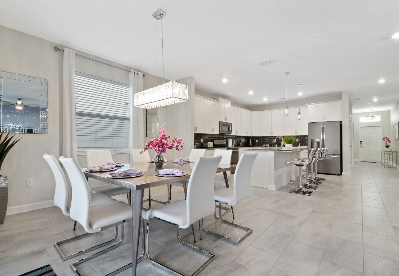 Villa in Davenport - Beautiful Villa Champions Gate 6Beds/5Bath/Pool/Jacuzzi/18Min From Disney