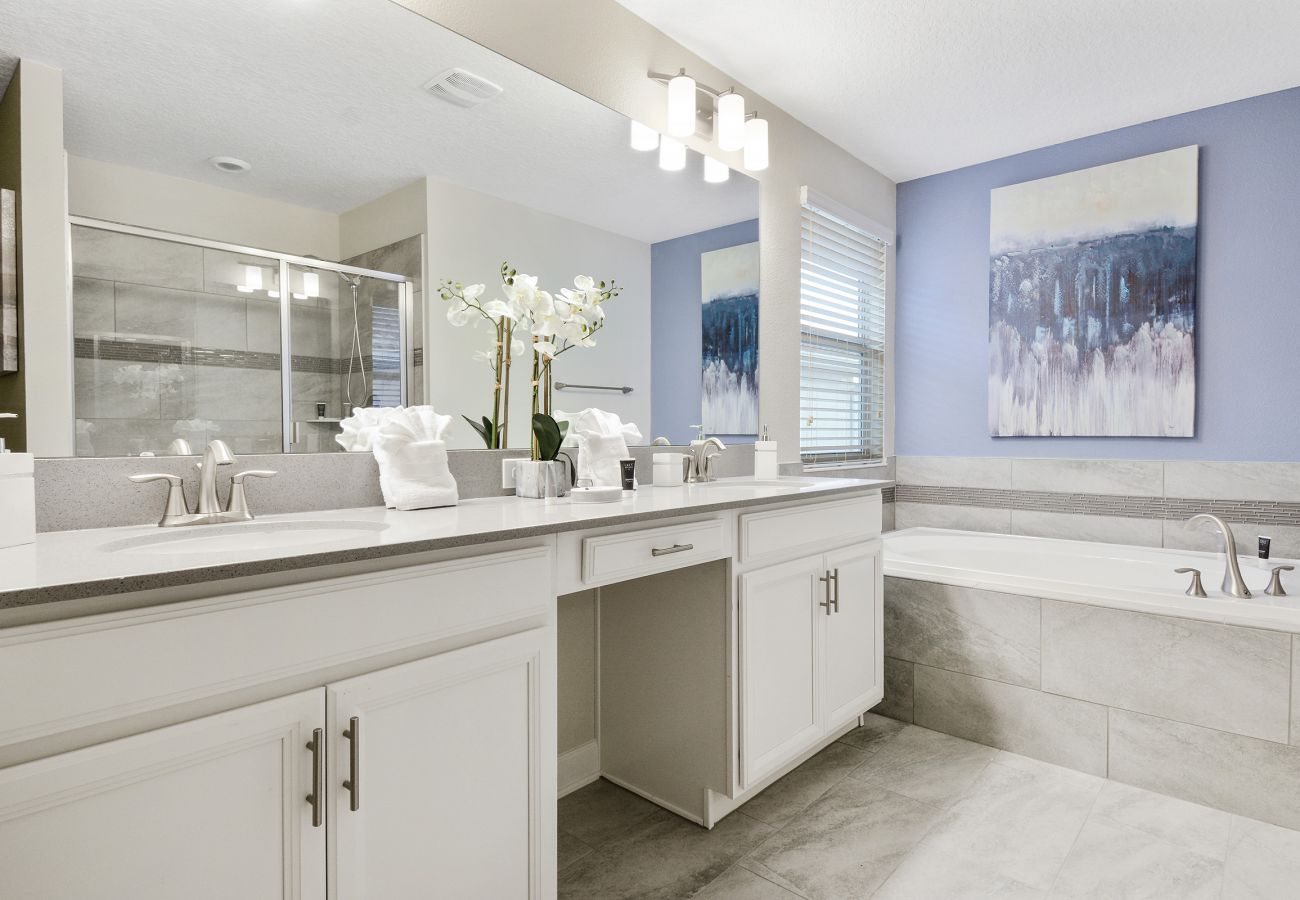 Villa in Davenport - Beautiful Villa Champions Gate 6Beds/5Bath/Pool/Jacuzzi/18Min From Disney
