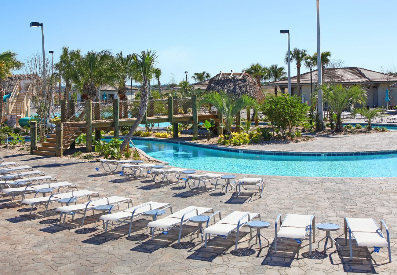 Villa in Davenport - Beautiful Villa Champions Gate 6Beds/5Bath/Pool/Jacuzzi/18Min From Disney