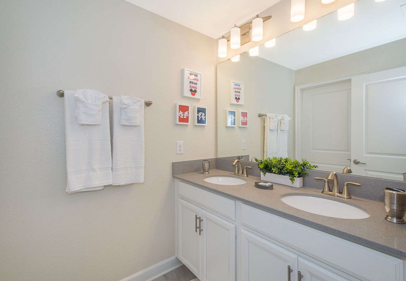 Townhouse in Davenport - Lovely Townhouse 4Beds/3Bath/Pool/18Min From Disney