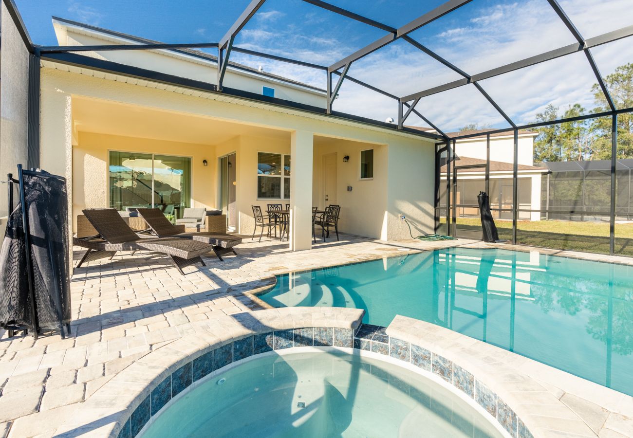 Villa in Kissimmee - Gorgeous Villa Solara Resort 6Bed/5Bath/Pool/Jacuzzi/18 Min From Disney