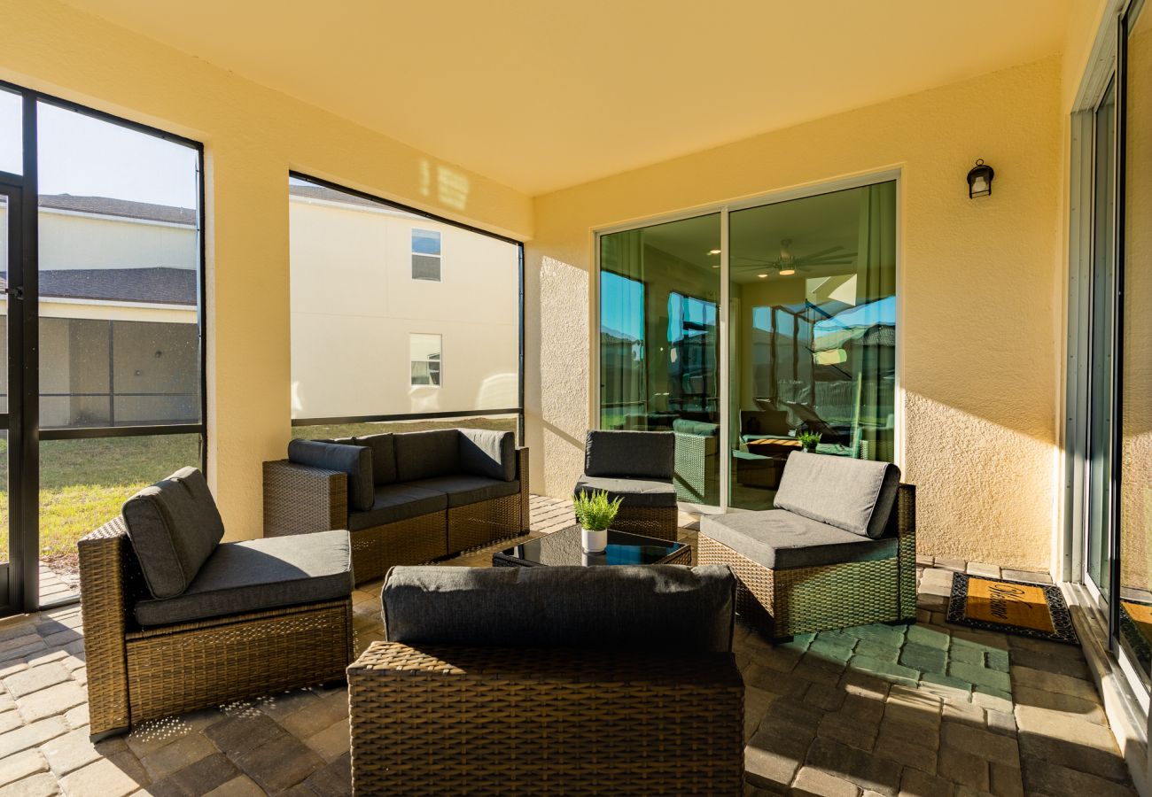 Villa in Kissimmee - Gorgeous Villa Solara Resort 6Bed/5Bath/Pool/Jacuzzi/18 Min From Disney