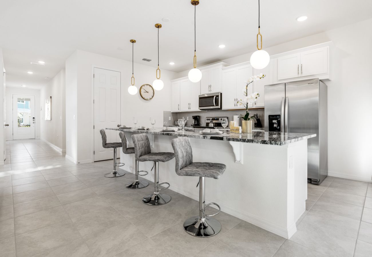 Villa in Kissimmee - Gorgeous Villa Solara Resort 6Bed/5Bath/Pool/Jacuzzi/18 Min From Disney