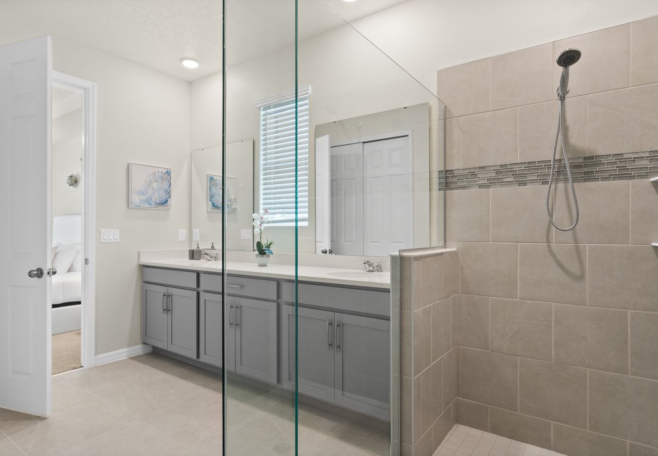 Villa in Kissimmee - Splendid Villa Solara  6Bed/5Bath/Pool/Jacuzzi/18 Min From Disney
