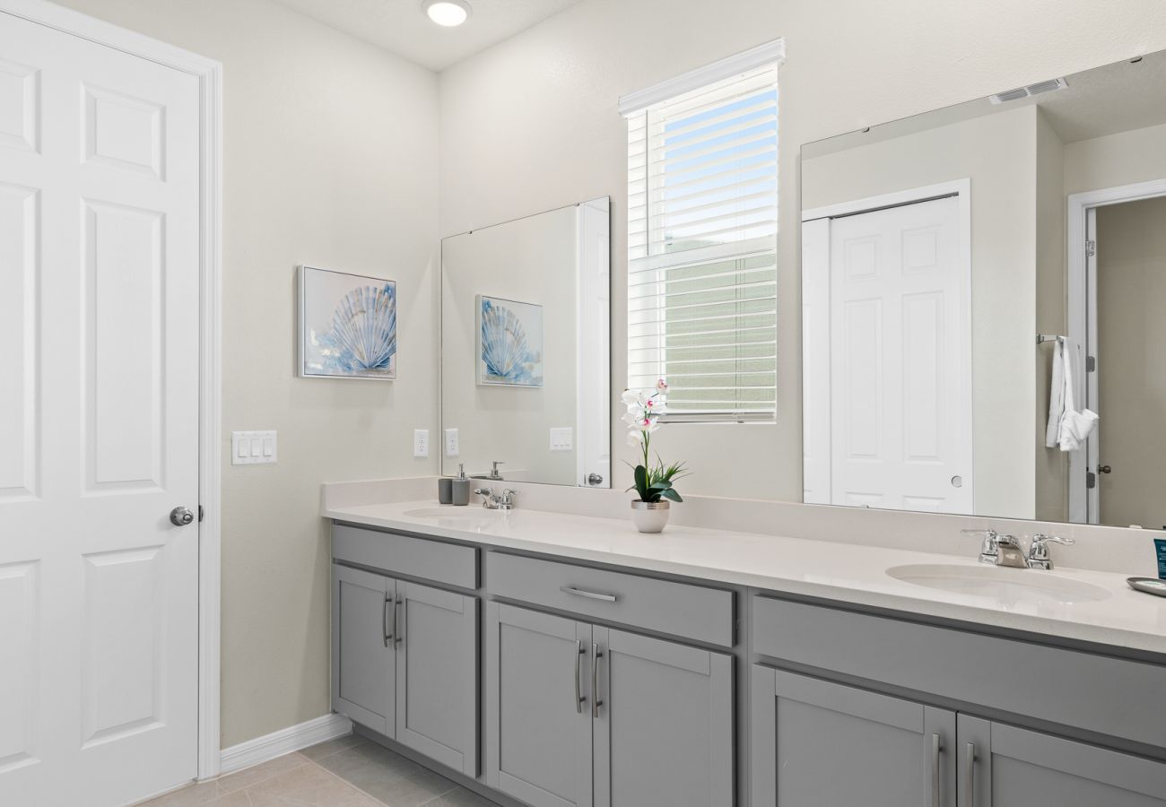 Villa in Kissimmee - Splendid Villa Solara  6Bed/5Bath/Pool/Jacuzzi/18 Min From Disney