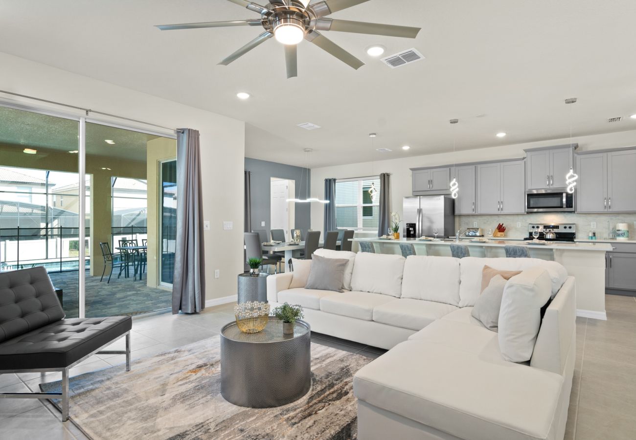 Villa in Kissimmee - Splendid Villa Solara  6Bed/5Bath/Pool/Jacuzzi/18 Min From Disney