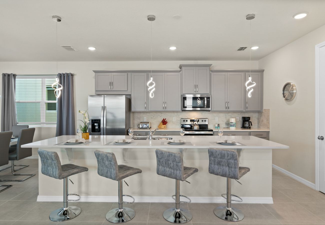 Villa in Kissimmee - Splendid Villa Solara  6Bed/5Bath/Pool/Jacuzzi/18 Min From Disney