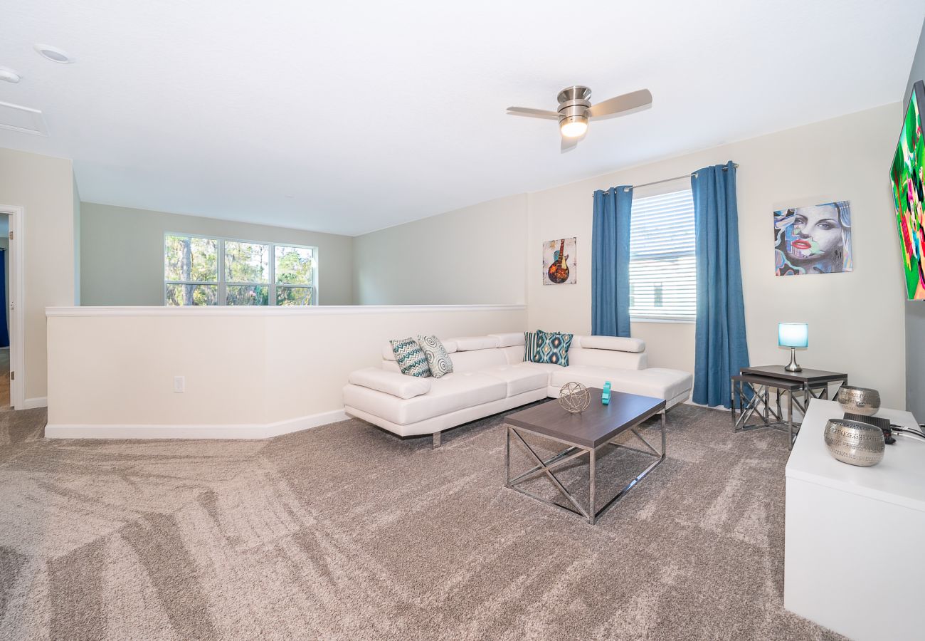 Villa in Kissimmee - Awesome Villa 5Beds/5Bath/Pool/Jacuzzi/5Min From Disney