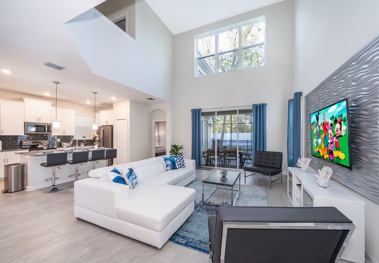 Villa in Kissimmee - Awesome Villa 5Beds/5Bath/Pool/Jacuzzi/5Min From Disney