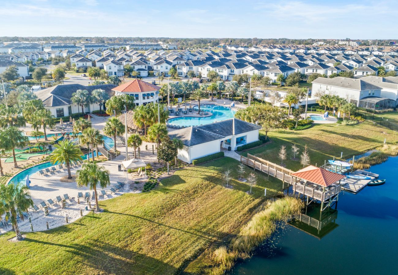 Villa in Kissimmee - Awesome Villa 5Beds/5Bath/Pool/Jacuzzi/5Min From Disney
