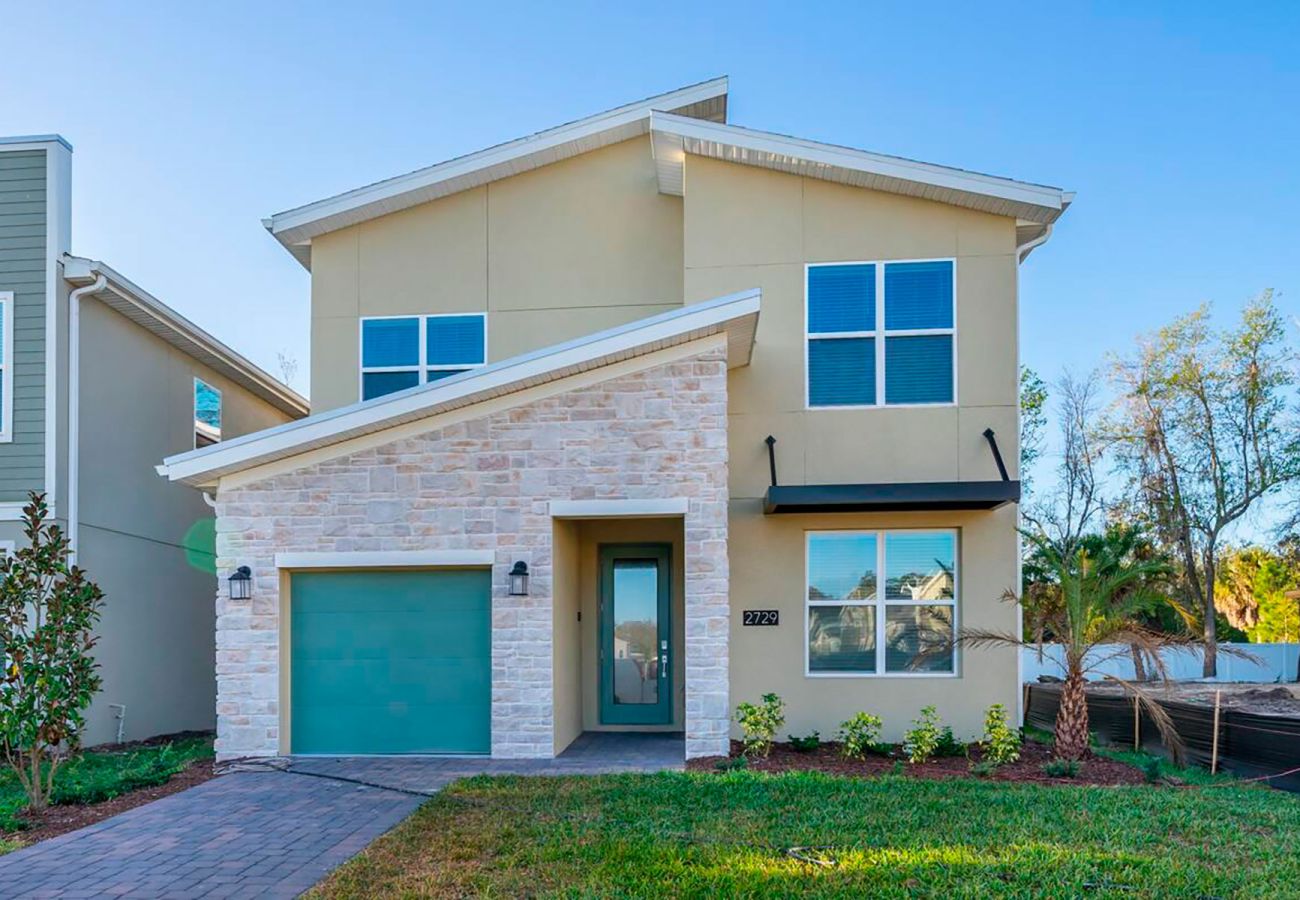 Villa in Kissimmee - Awesome Villa 5Beds/5Bath/Pool/Jacuzzi/5Min From Disney