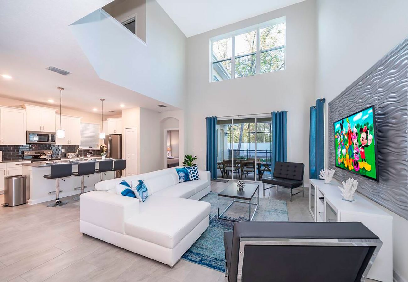 Villa in Kissimmee - Awesome Villa 5Beds/5Bath/Pool/Jacuzzi/5Min From Disney