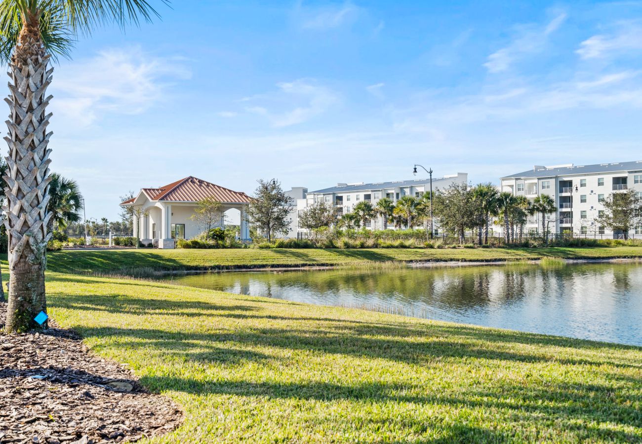 Villa in Kissimmee - Awesome Villa 5Beds/5Bath/Pool/Jacuzzi/5Min From Disney
