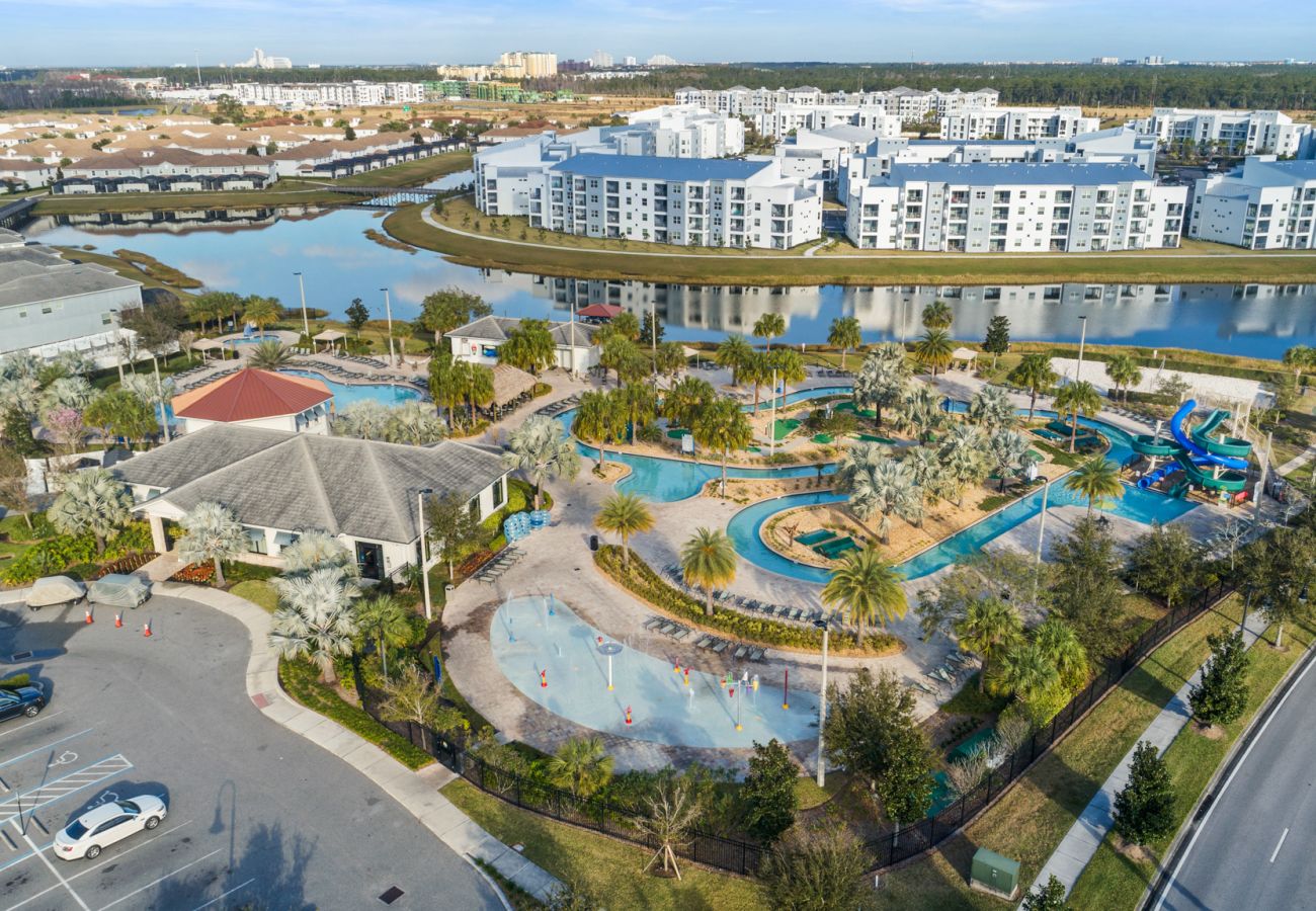 Villa in Kissimmee - Awesome Villa 5Beds/5Bath/Pool/Jacuzzi/5Min From Disney