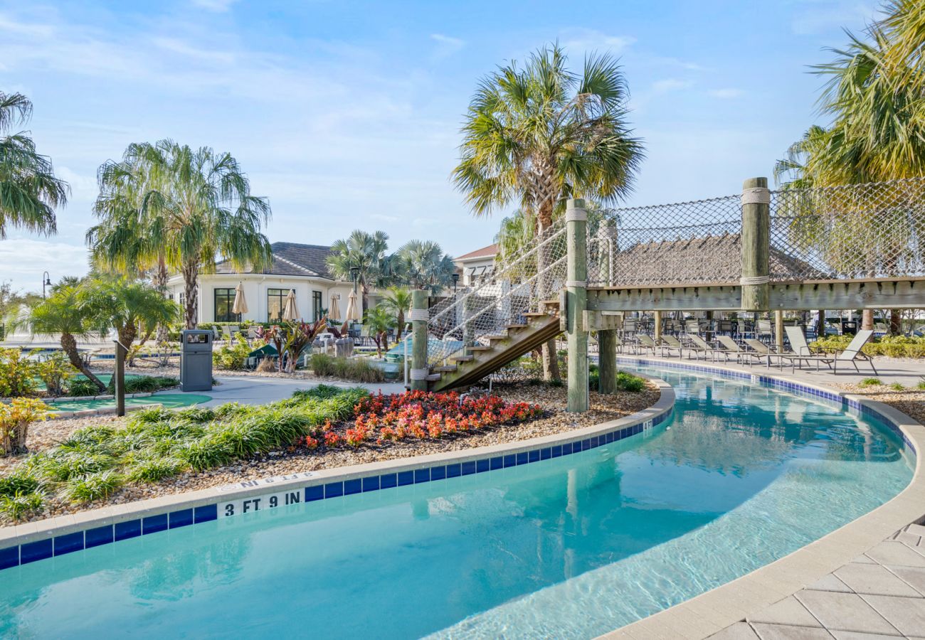 Villa in Kissimmee - Awesome Villa 5Beds/5Bath/Pool/Jacuzzi/5Min From Disney