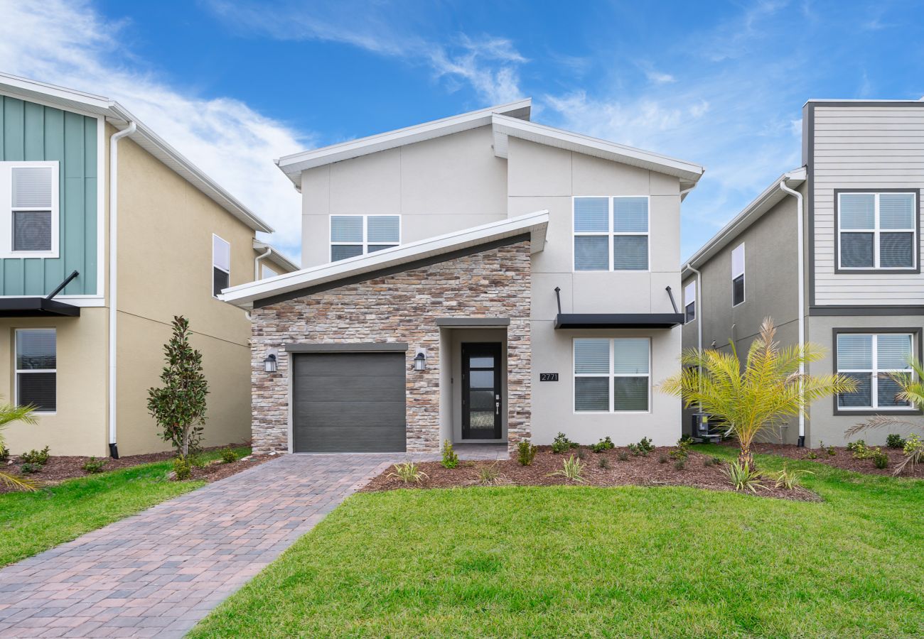 Villa in Kissimmee - Fabulous Villa 5Beds/5Bath/Pool/Jacuzzi/5Min From Disney