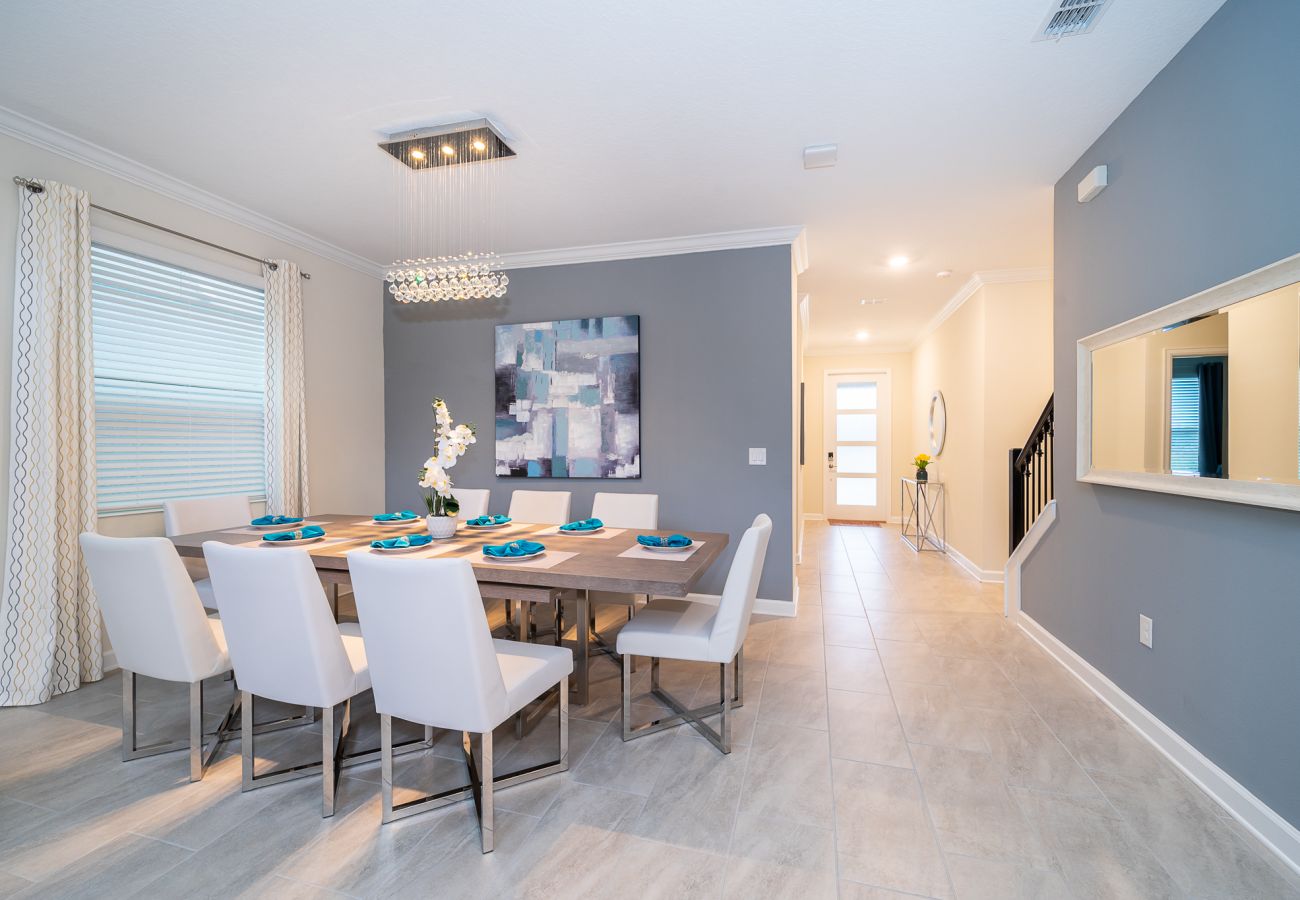 Villa in Kissimmee - Fabulous Villa 5Beds/5Bath/Pool/Jacuzzi/5Min From Disney