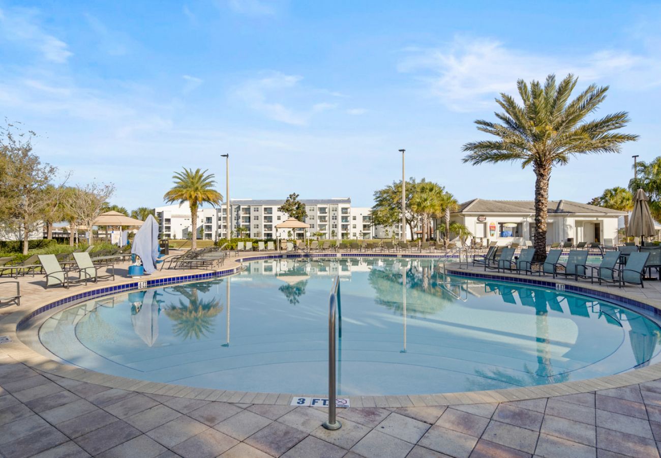Villa in Kissimmee - Fabulous Villa 5Beds/5Bath/Pool/Jacuzzi/5Min From Disney