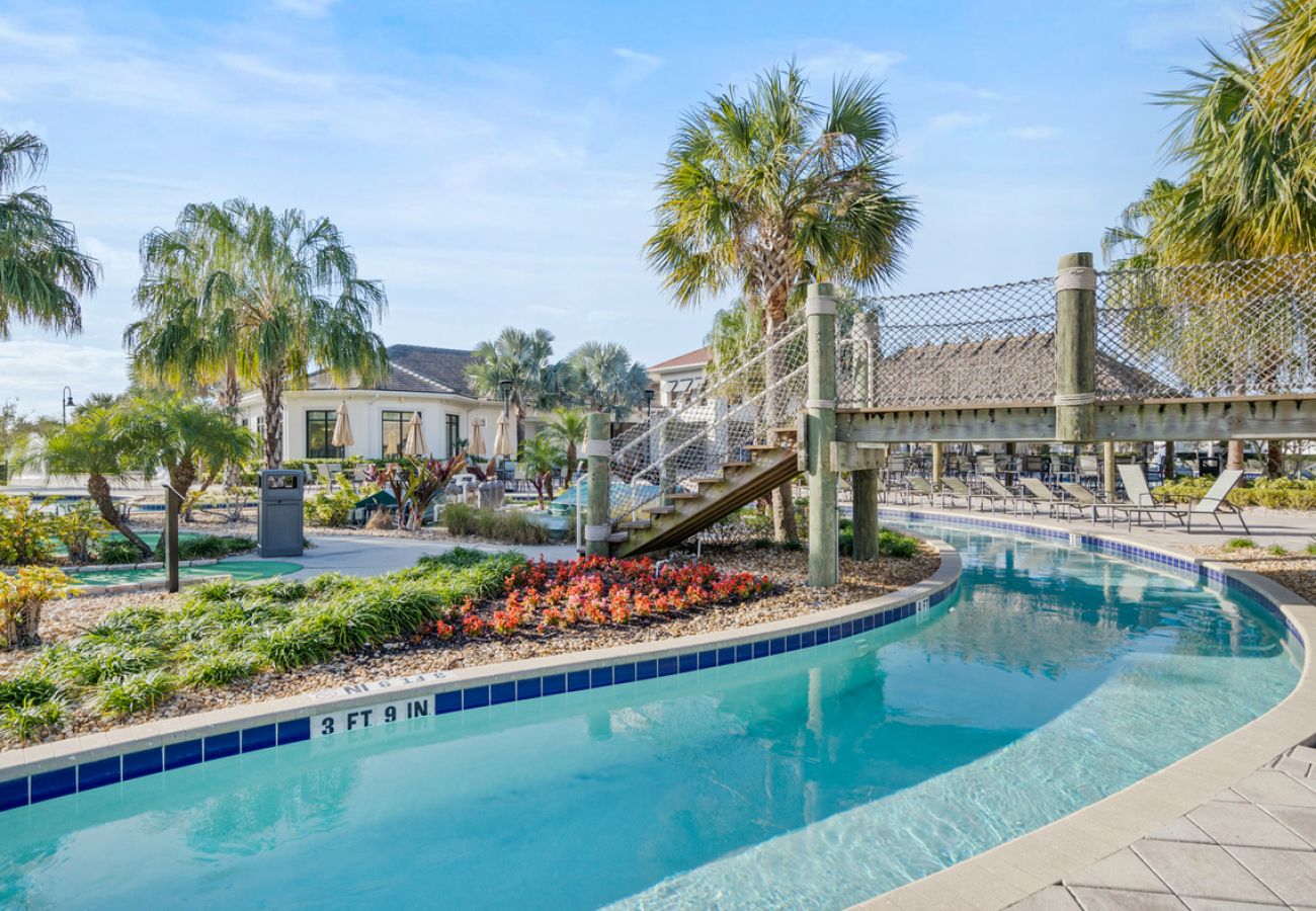 Villa in Kissimmee - Fabulous Villa 5Beds/5Bath/Pool/Jacuzzi/5Min From Disney